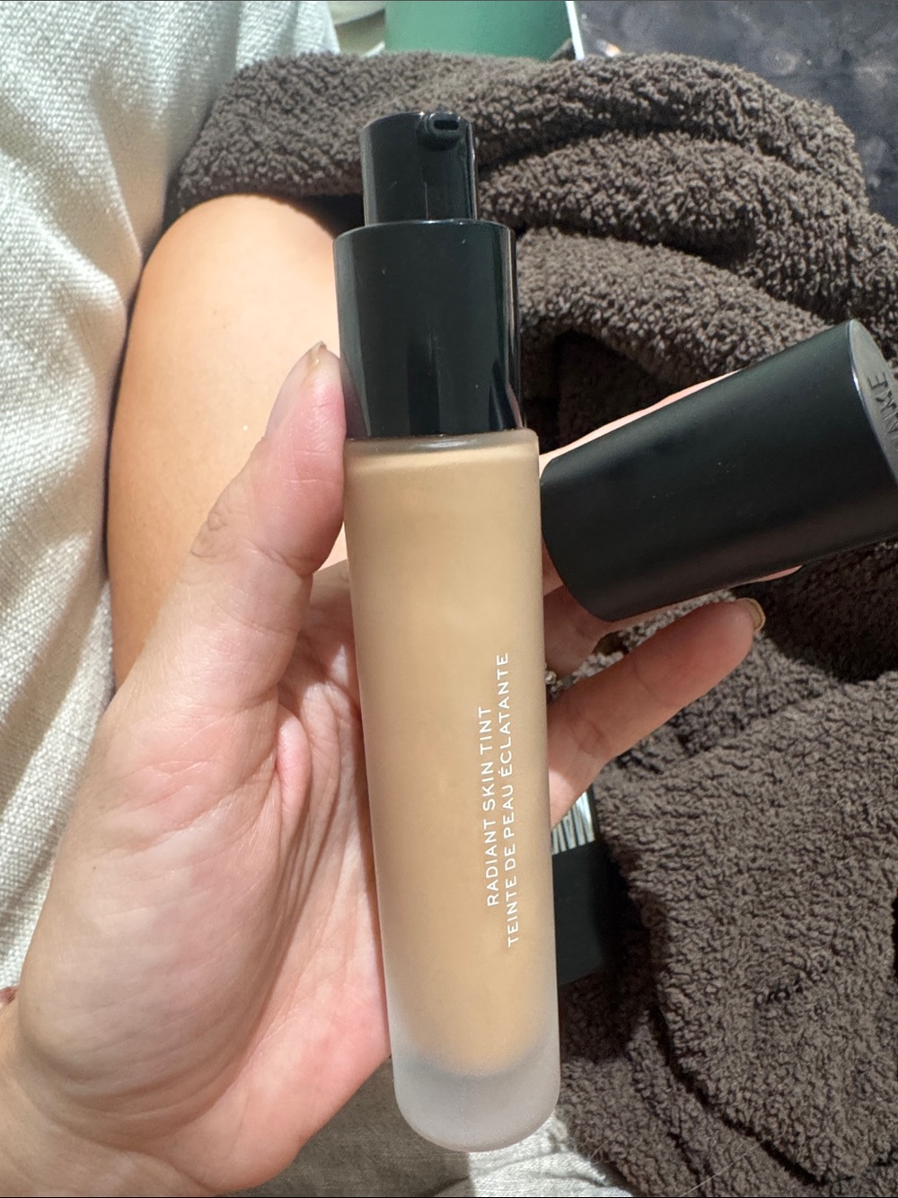 MAKE Diffusion Dew Radiant Skin Tint - beige 3